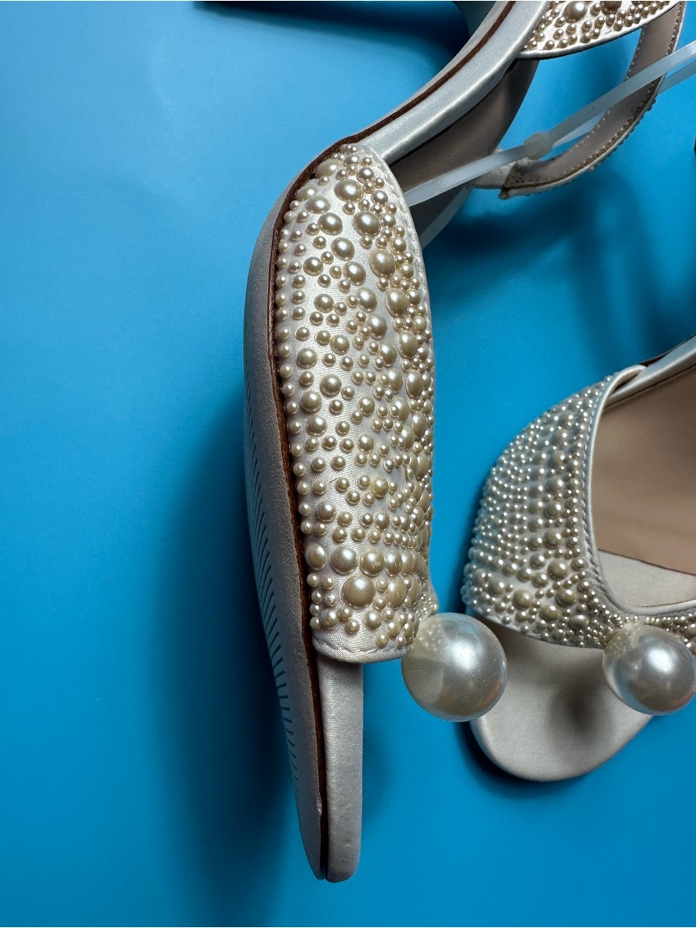 ANTONIO MELANI Pearl-Embellished Ivory Satin Heels - Picture 6 of 12